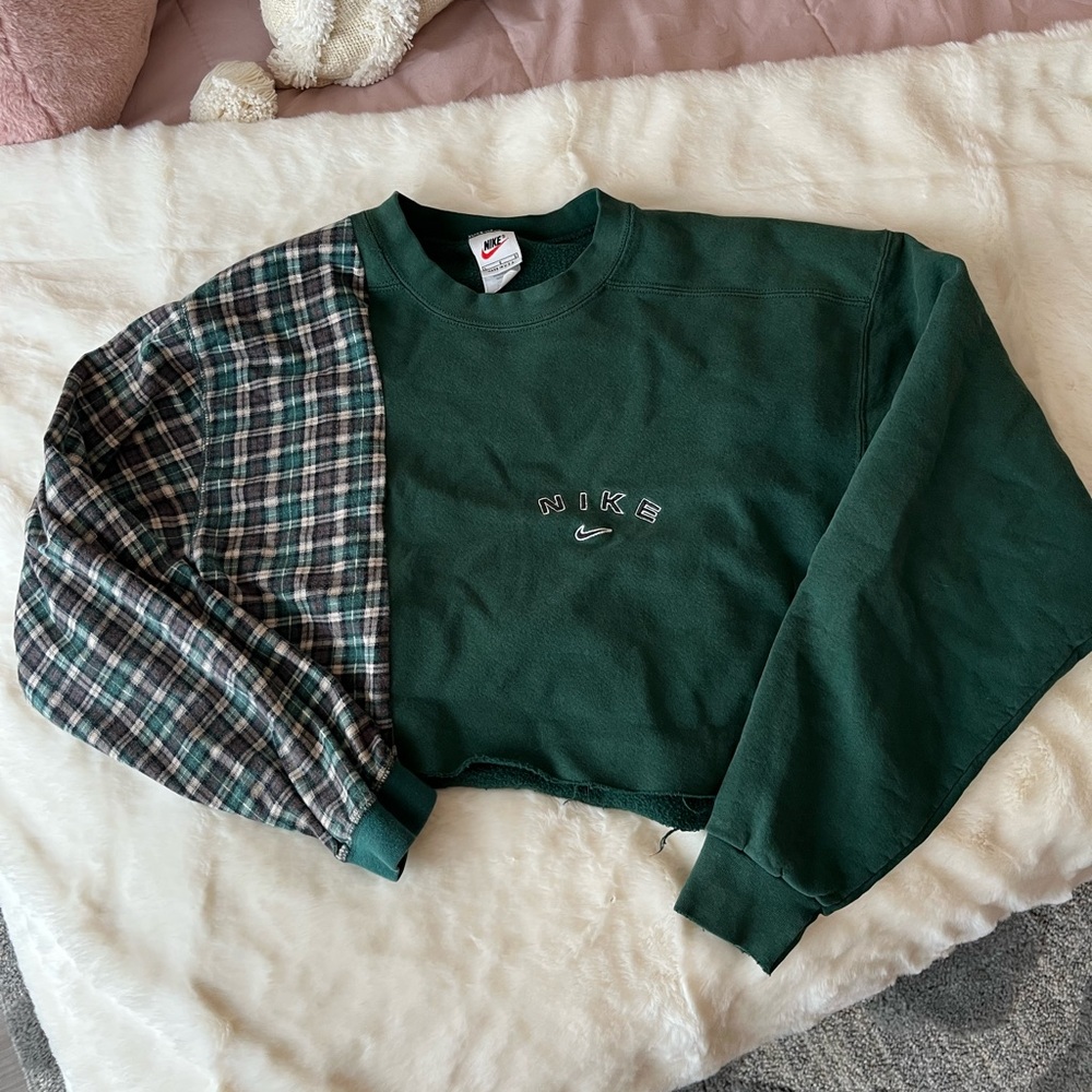 Reworked Nike Crewneck